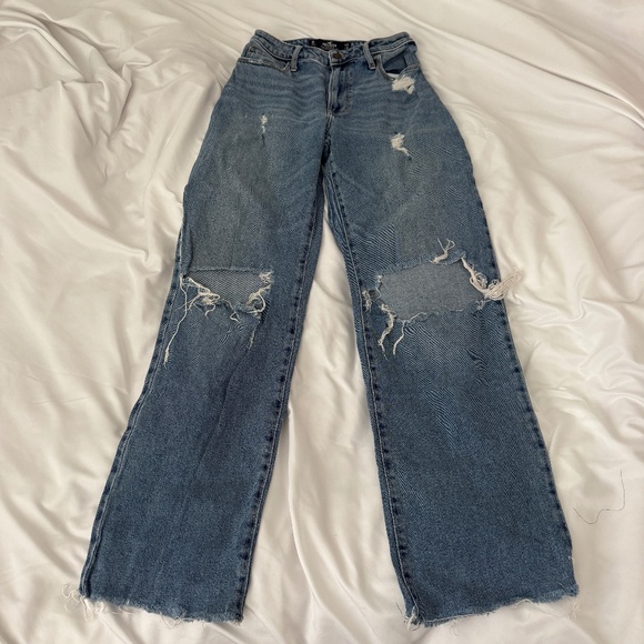hollister dad jean size 25 details: -great condition -ultra high rise -rips - Picture 1 of 6